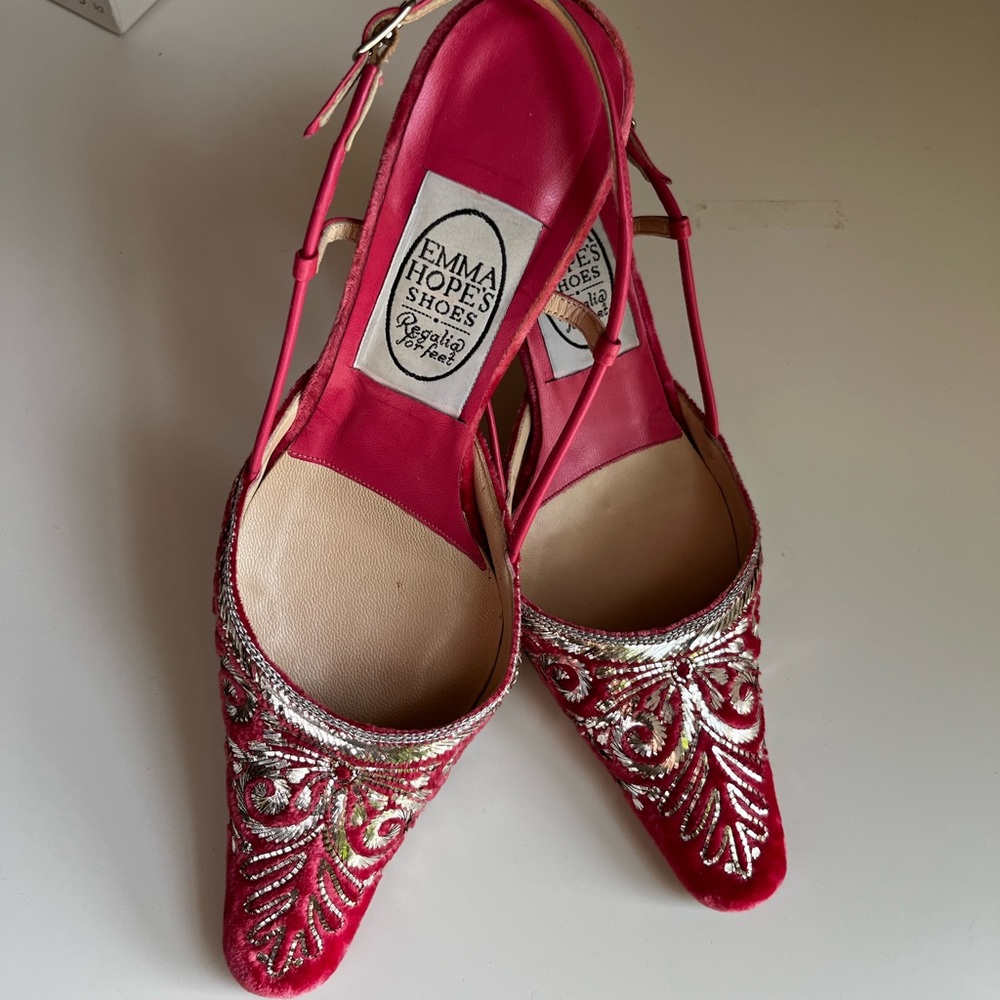 Emma Hope. Gorgeous embroidered velvet shoes, work of art